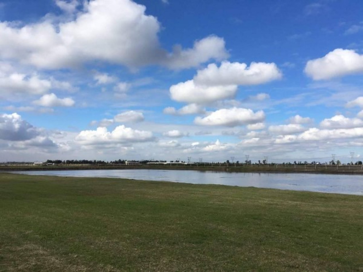 Venta  Terreno 1012  M2 Haras De Funes Club De Campo