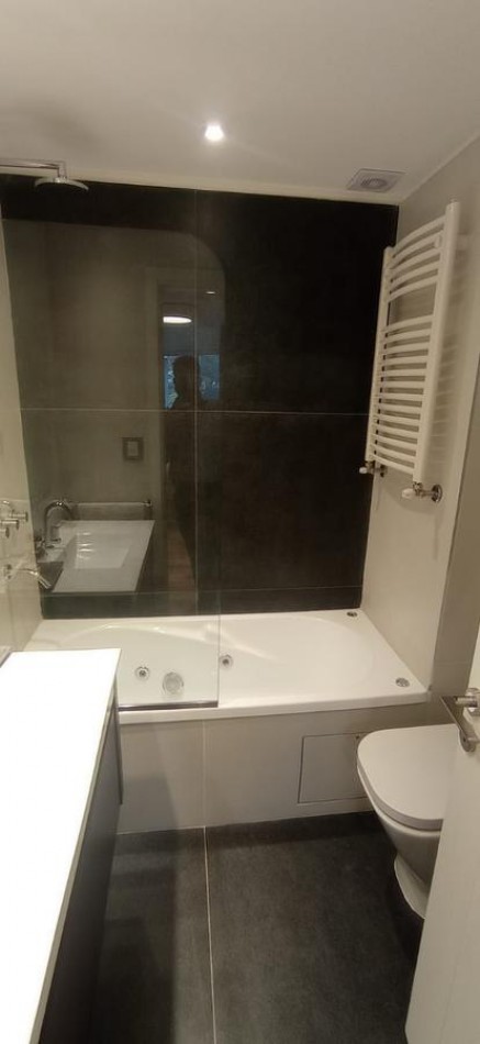 Venta Departamento Tres Dormitorios Av Libertad 300 Vista Al Rio Con Cochera Estrenar