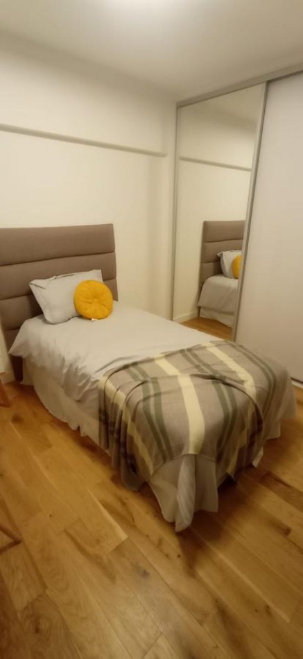 Venta Departamento Tres Dormitorios Av Libertad 300 Vista Al Rio Con Cochera Estrenar