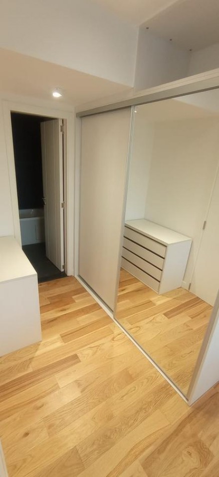 Venta Departamento Tres Dormitorios Av Libertad 300 Vista Al Rio Con Cochera Estrenar