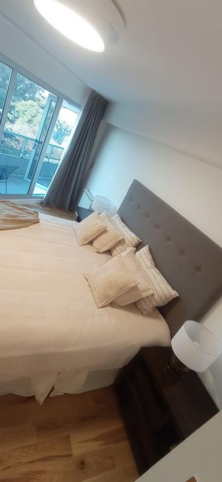 Venta Departamento Tres Dormitorios Av Libertad 300 Vista Al Rio Con Cochera Estrenar