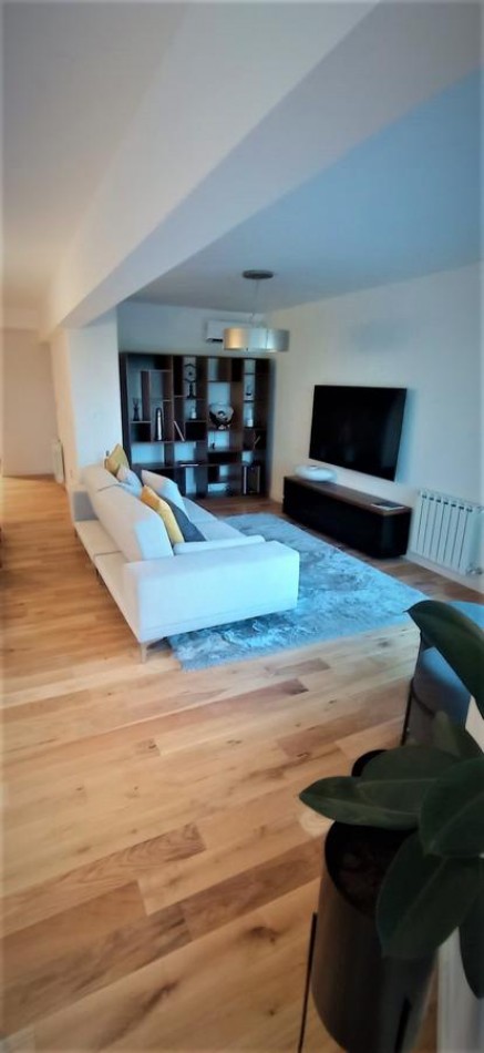 Venta Departamento Tres Dormitorios Av Libertad 300 Vista Al Rio Con Cochera Estrenar