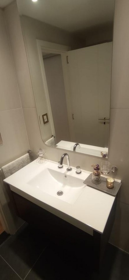 Venta Departamento Tres Dormitorios Av Libertad 300 Vista Al Rio Con Cochera Estrenar