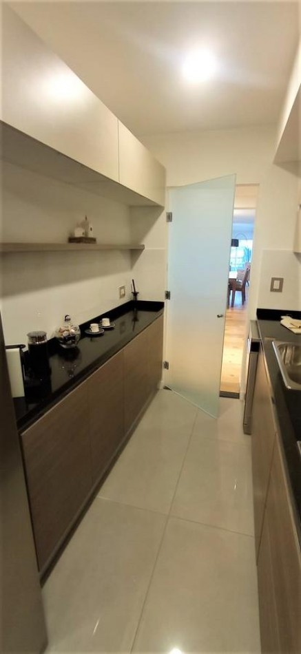 Venta Departamento Tres Dormitorios Av Libertad 300 Vista Al Rio Con Cochera Estrenar