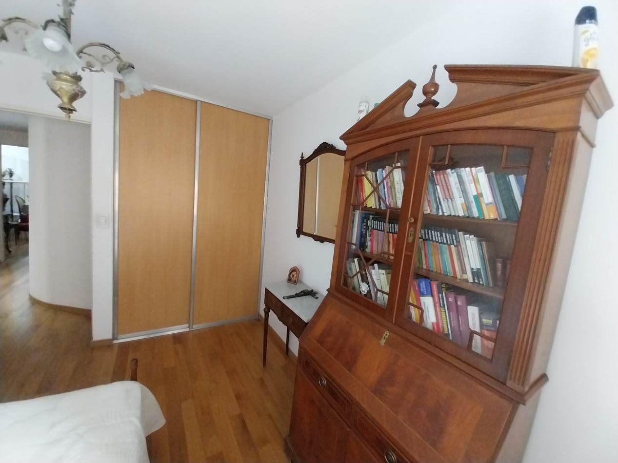 APTO CREDITO HIPOTECARIO VENTA DEPARTAMENTO DOS DORMITORIOS CON COCHERA ALEM 1100 BARRIO MARTIN FRENTE AL LASALLE