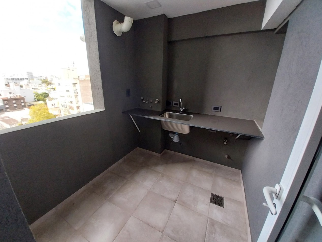 VENTA  DEPARTAMENTO DOS DORMITORIOS SEMIPISO VISTA PARCIAL AL RIO ESTRENAR FINANCIACION