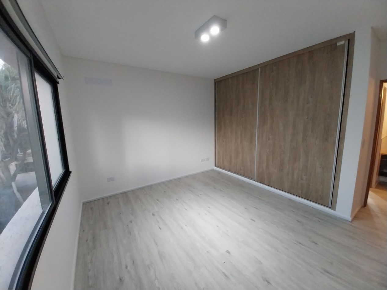 APTO CREDITO HIPOTECARIO Venta Casa Tres Dormitorios Con Pileta  Estrenar!! Gobernador Vera y La Yerra 