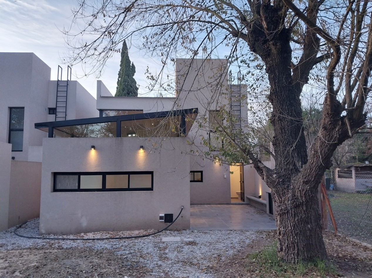 APTO CREDITO HIPOTECARIO Venta Casa Tres Dormitorios Con Pileta  Estrenar!! Gobernador Vera y La Yerra 