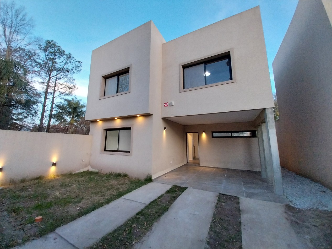 APTO CREDITO HIPOTECARIO Venta Casa Tres Dormitorios Con Pileta  Estrenar!! Gobernador Vera y La Yerra 