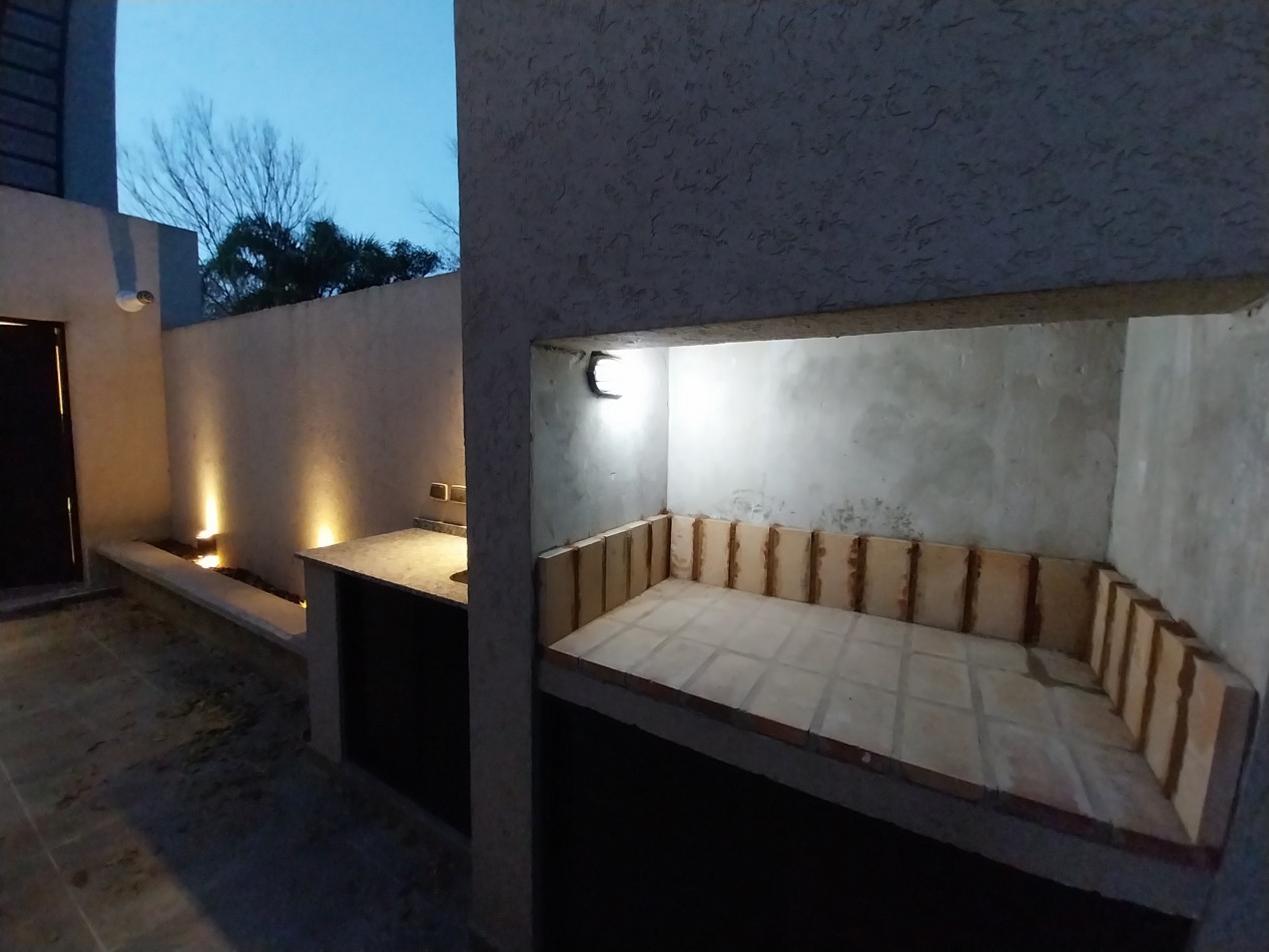 APTO CREDITO HIPOTECARIO Venta Casa Tres Dormitorios Con Pileta  Estrenar!! Gobernador Vera y La Yerra 