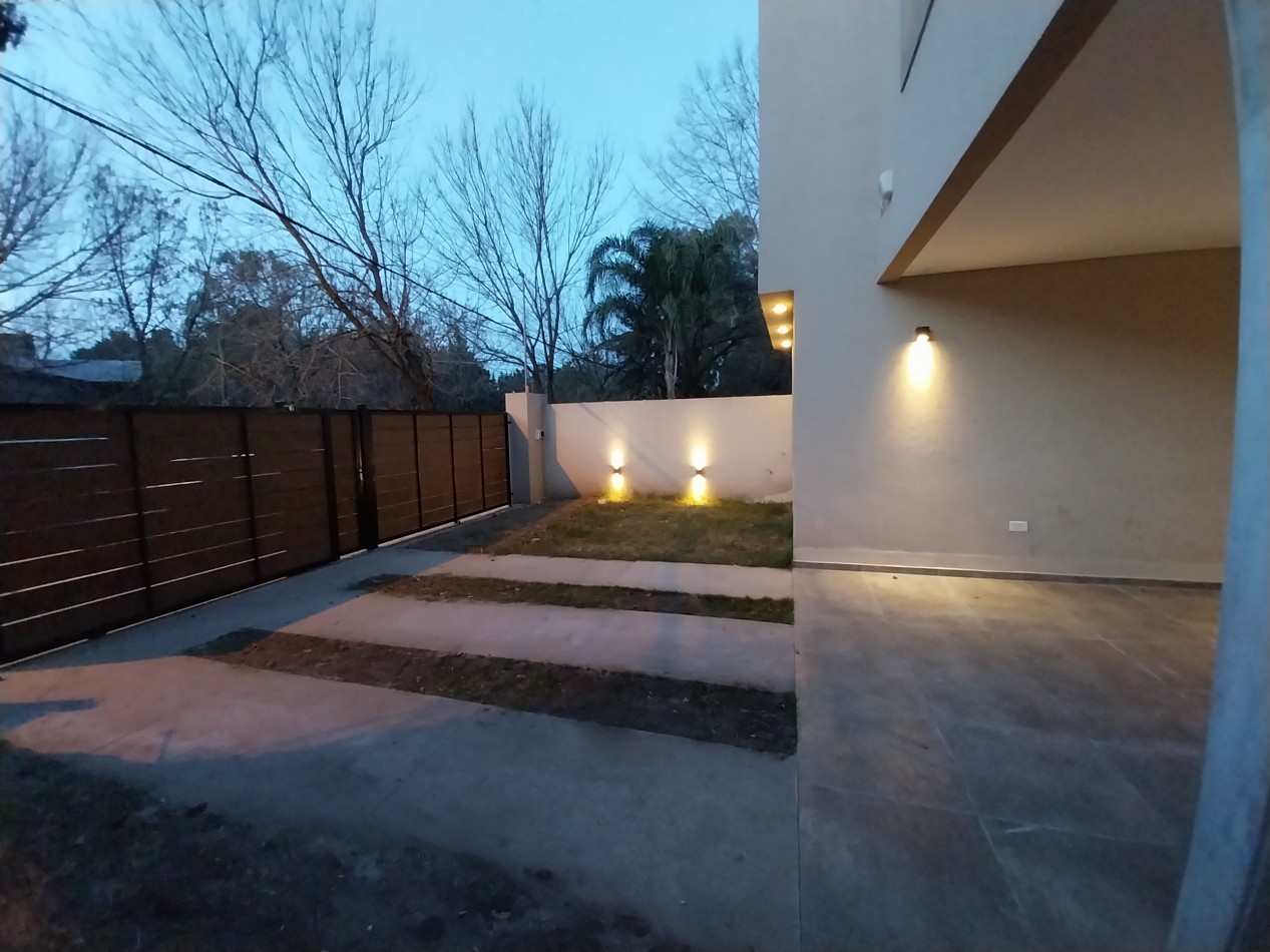 APTO CREDITO HIPOTECARIO Venta Casa Tres Dormitorios Con Pileta  Estrenar!! Gobernador Vera y La Yerra 