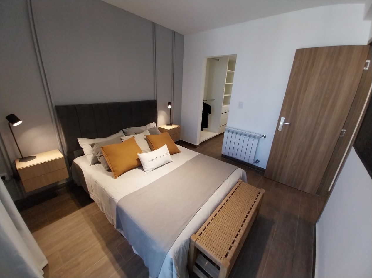 FISHERTON Venta Casa Tres Dormitorios Con Pileta Y Parrillero  Wilde y Tucuman  ESTRENAR