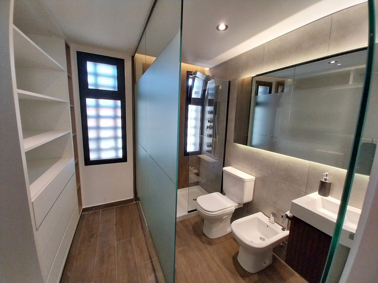 FISHERTON Venta Casa Tres Dormitorios Con Pileta Y Parrillero  Wilde y Tucuman  ESTRENAR