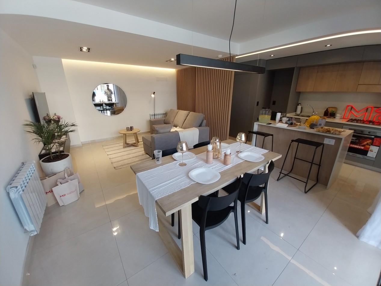 FISHERTON Venta Casa Tres Dormitorios Con Pileta Y Parrillero  Wilde y Tucuman  ESTRENAR