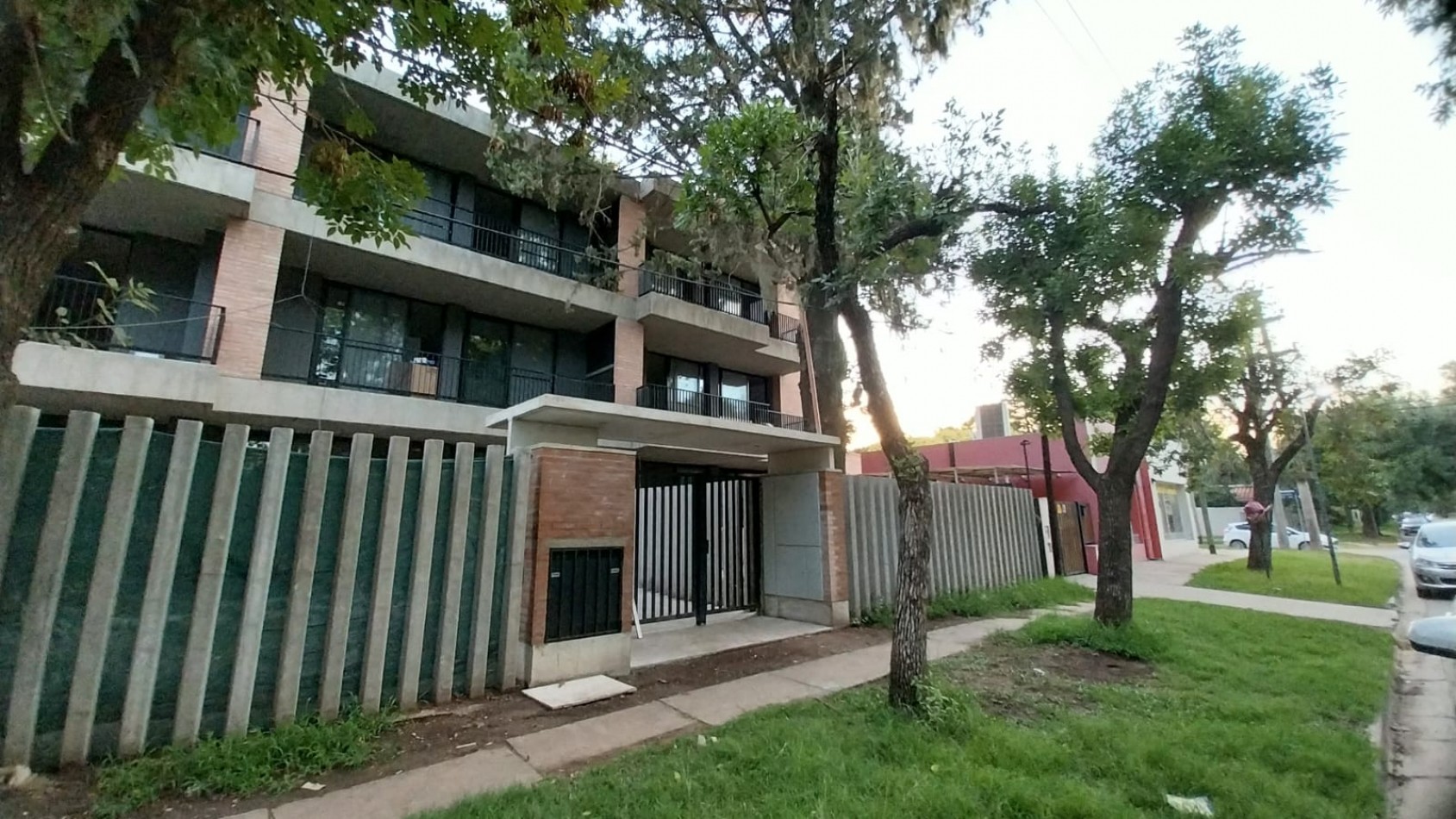 Venta Departamento Un Dormitorio c/ Cochera Funes Zona Centro SARMIENTO 1800