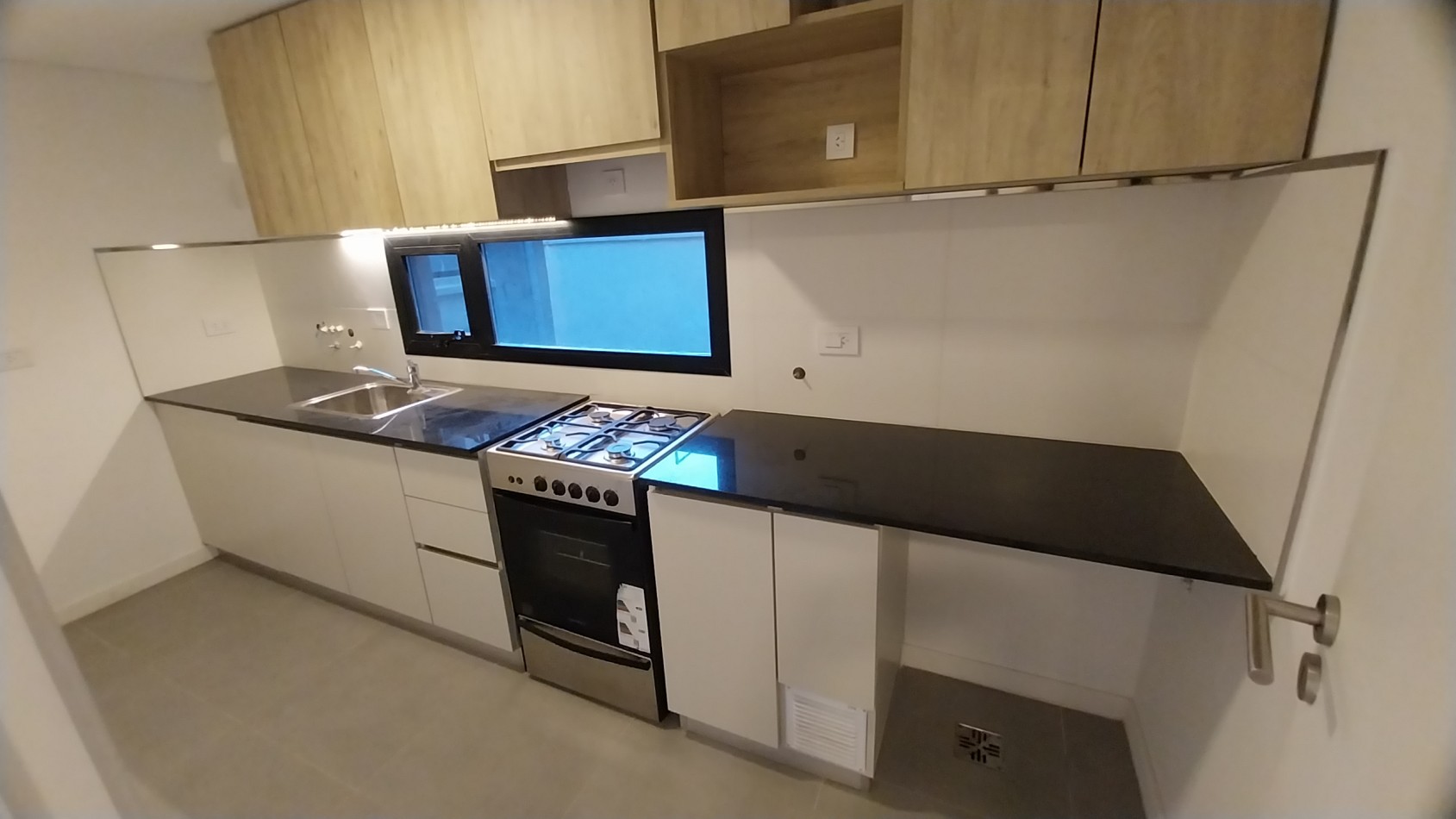 ABASTO ! VENTA DEPARTAMENTO TRES DORMITORIOS CON TERRAZA  ITUZAINGO Y BUENOS AIRES ESTRENAR