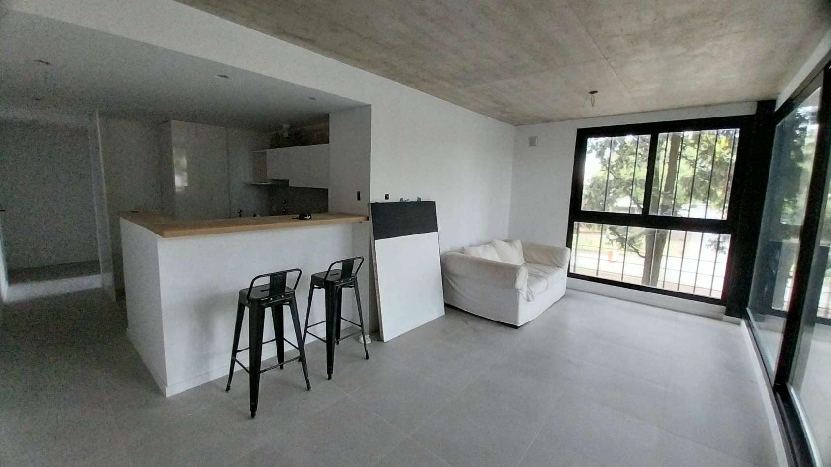 VENTA DEPARTAMENTO DOS DORMITORIOS PISO 3 U38 EN FISHERTON JUAN JOSE PASO Y COLOMBRES