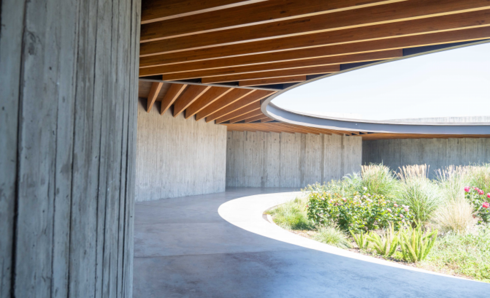 BARRIO PRIVADO VENTA TERRENO VIDA CLUB DE CAMPO 1172 M2  FONDO NORTE A RESERVORIO PLUVIAL CON EXCELENTE UBICACION