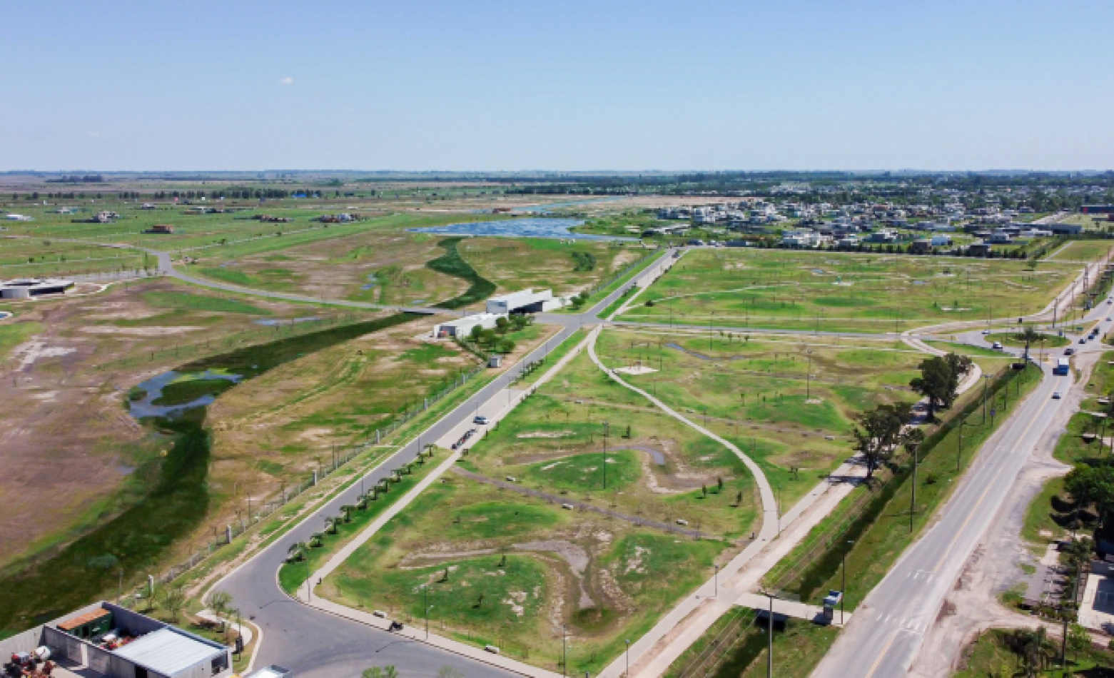 BARRIO PRIVADO VENTA TERRENO VIDA CLUB DE CAMPO 1172 M2  FONDO NORTE A RESERVORIO PLUVIAL CON EXCELENTE UBICACION