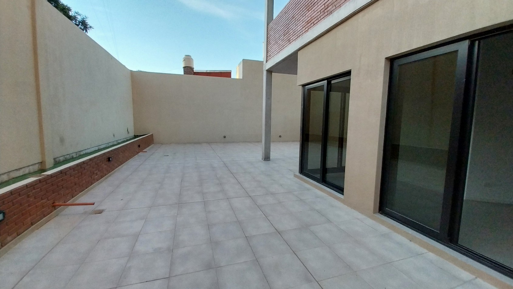 ALBERDI...VENTA DEPARTAMENTO DOS DORMITORIOS CON GRAN PATIO!!! ARTIGAS 200 