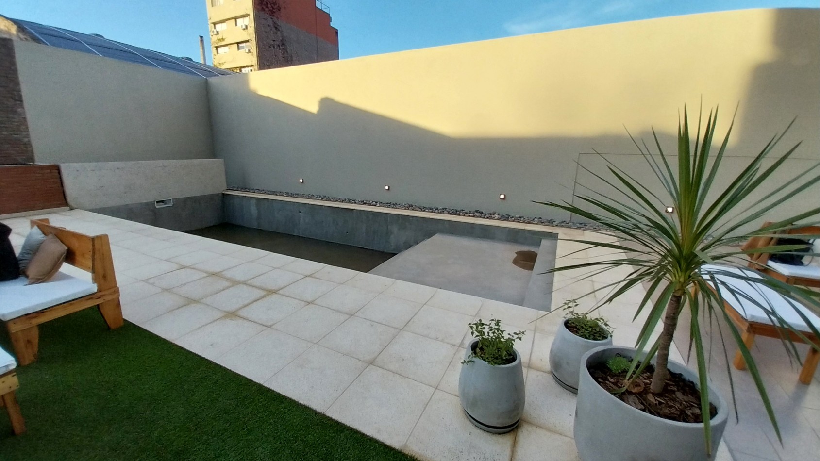 ALBERDI...VENTA DEPARTAMENTO DOS DORMITORIOS CON GRAN PATIO!!! ARTIGAS 200 