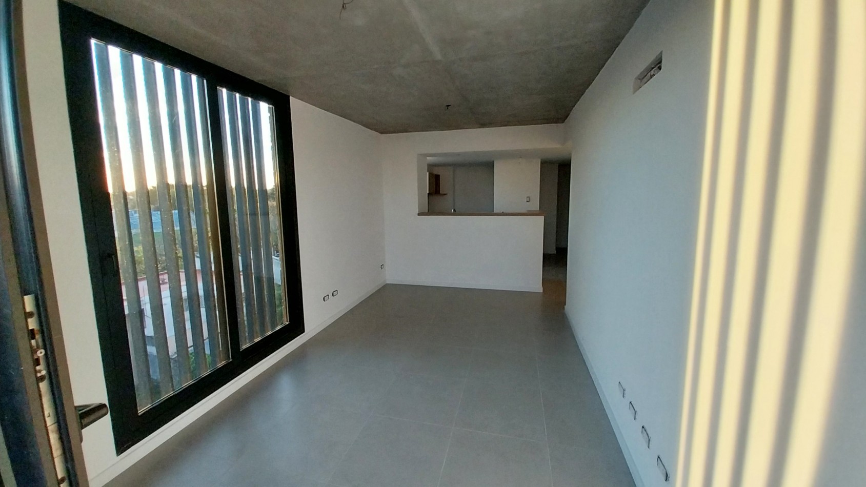 ALBERDI... VENTA DEPARTAMENTO DOS DORMITORIOS FRENTE ARTIGAS 200..A METROS DE PORTAL SHOPPING