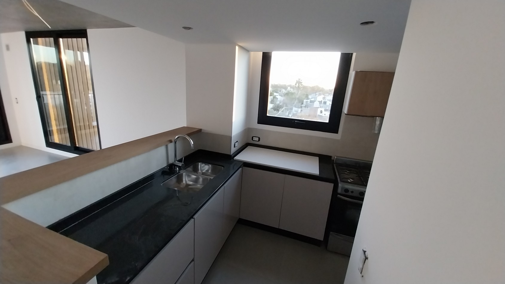 ALBERDI... VENTA DEPARTAMENTO DOS DORMITORIOS FRENTE ARTIGAS 200..A METROS DE PORTAL SHOPPING