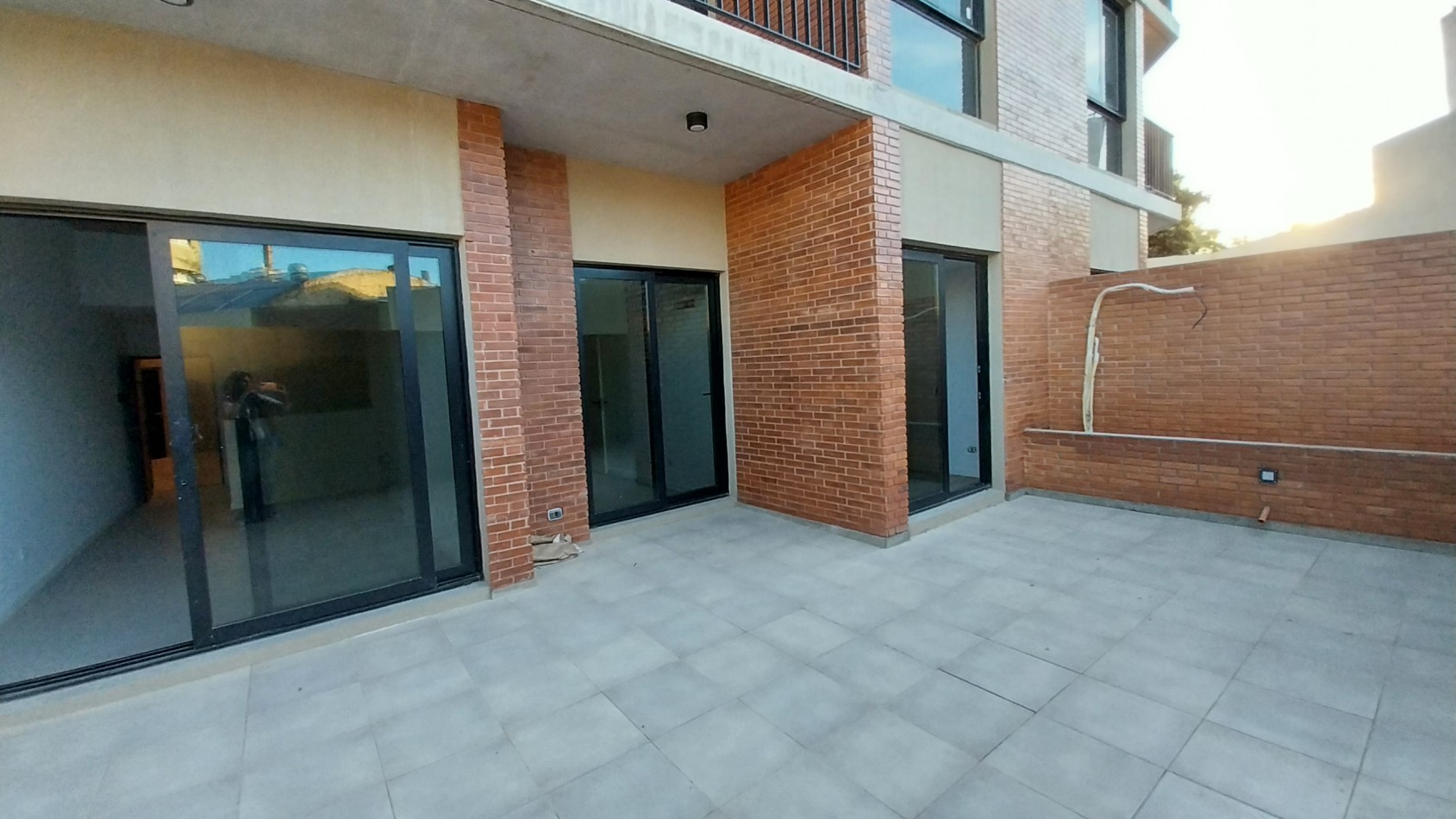 ALBERDI...VENTA DEPARTAMENTO DOS DORMITORIOS PB ARTIGAS 200 CERQUITA PORTAL SHOPPING