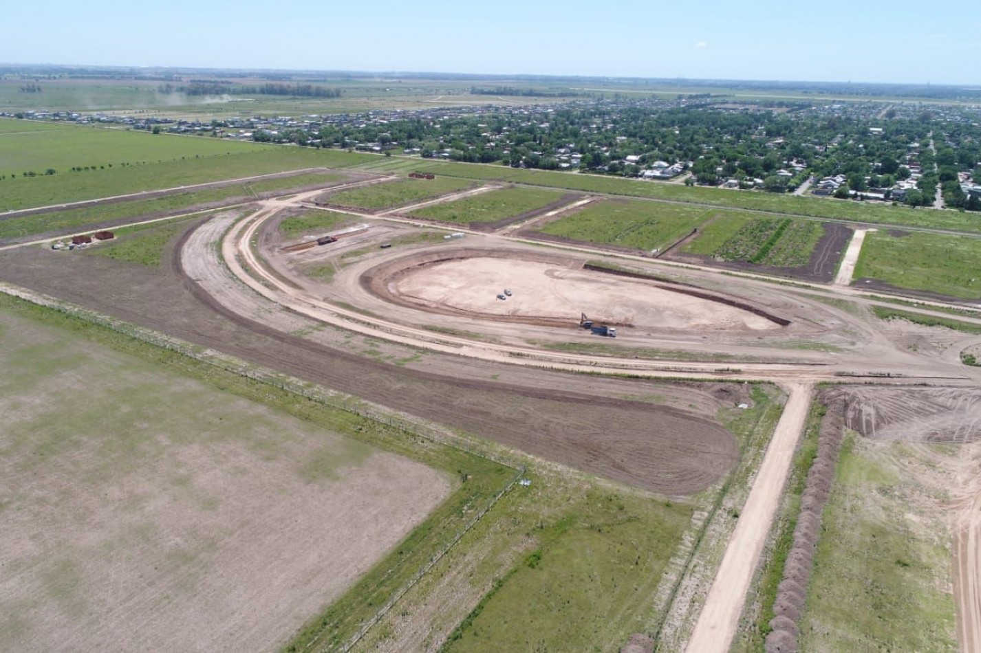 VENTA TERRENO LA FINCA 2  LOTE 241 FUNES FINACIAMOS !!