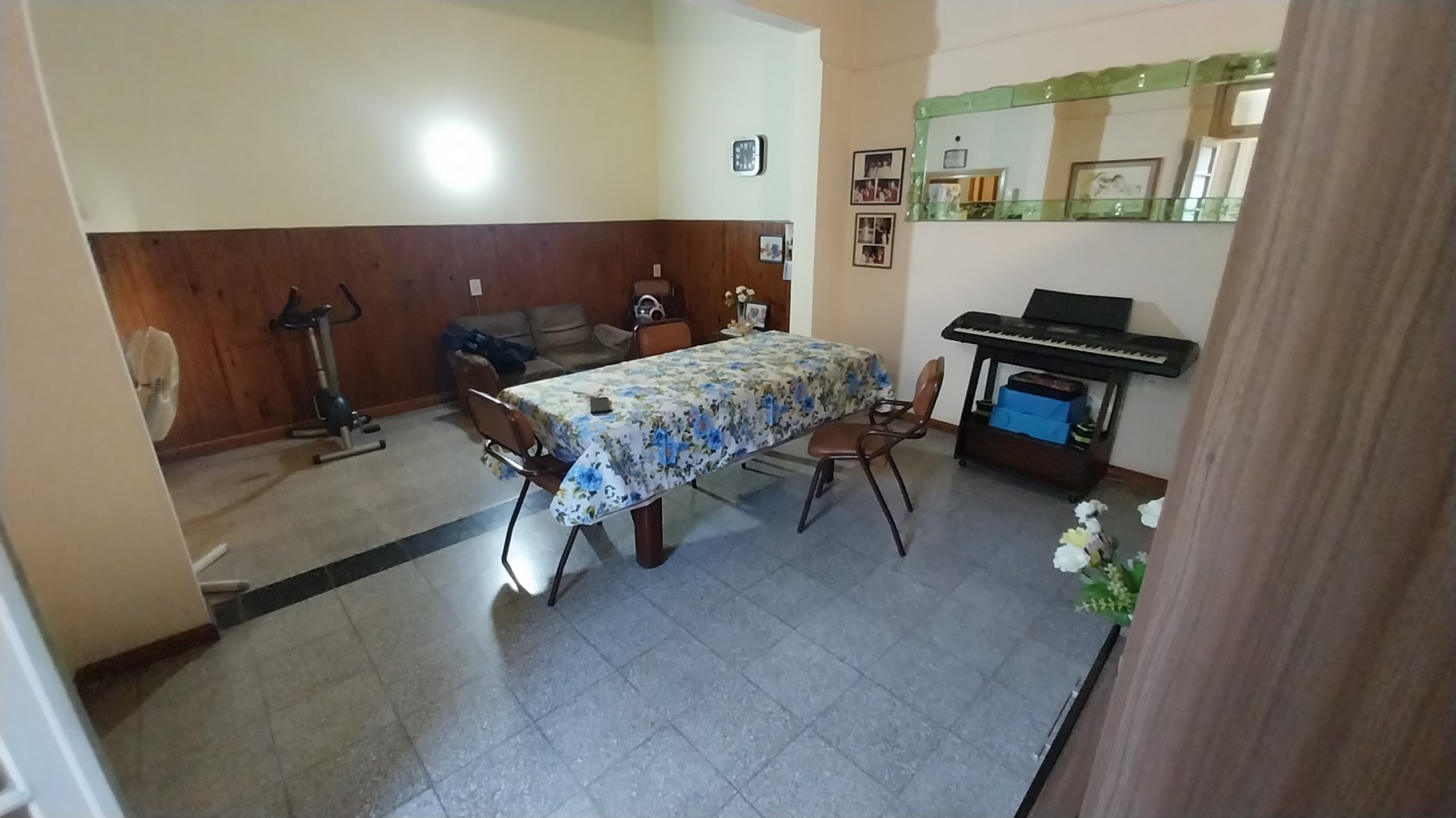 VENTA CASA DOS/TRES DORMITORIOS 1 DE MAYO Y 27 DE FEBRERO
