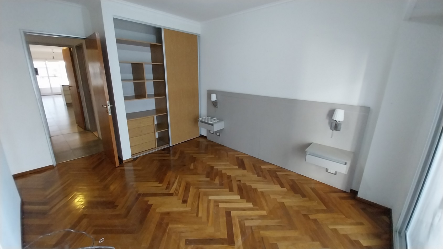 ZONA RIO! VENTA PISO EXCLUSIVO TRES DORMITORIOS CON DOS COCHERAS