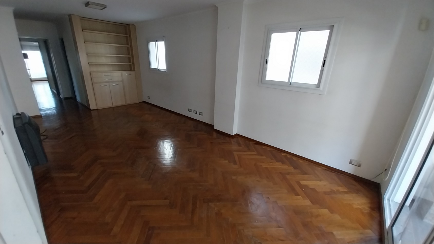 ZONA RIO! VENTA PISO EXCLUSIVO TRES DORMITORIOS CON DOS COCHERAS