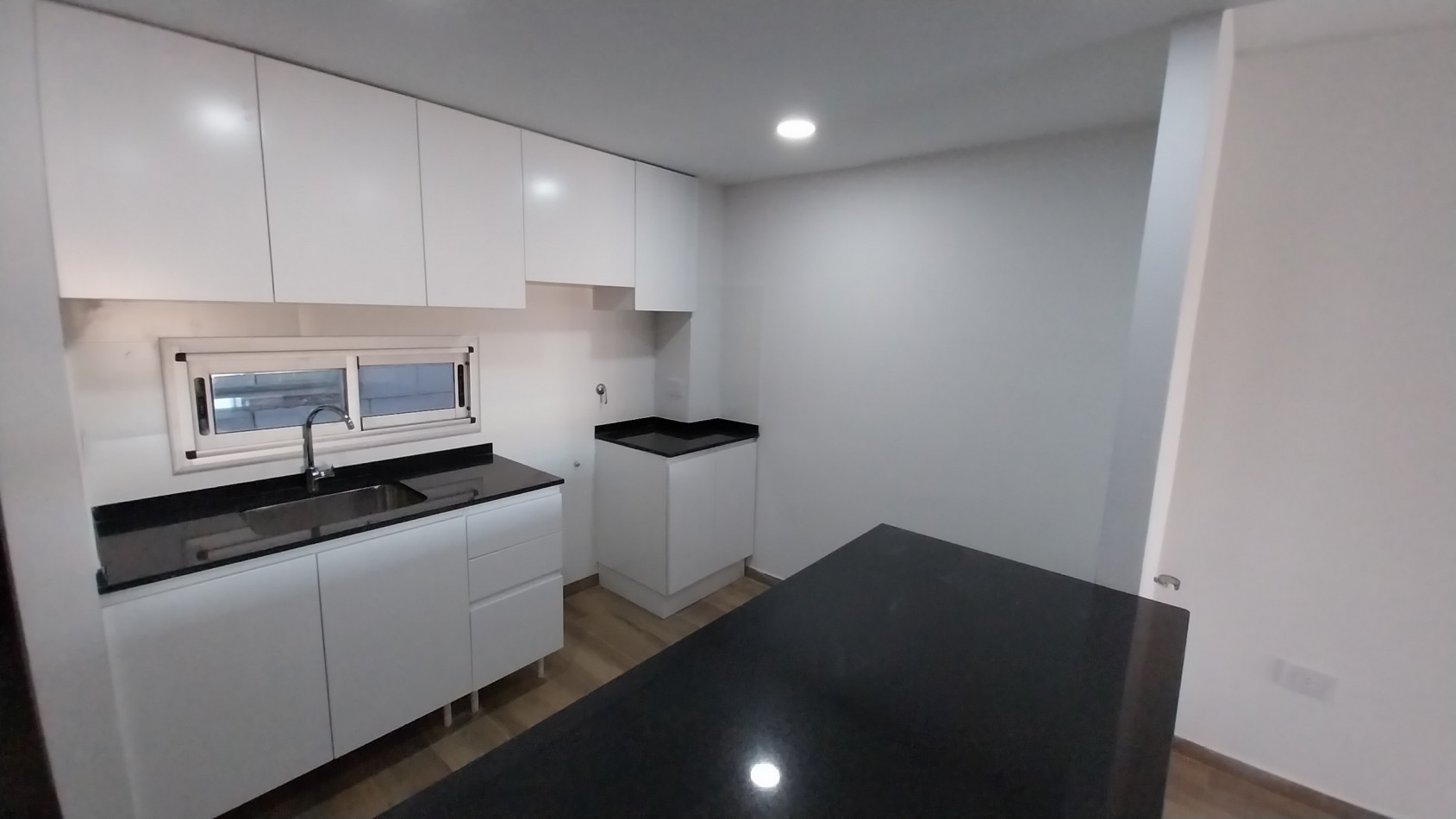 PICHINCHA! VENTA DEPARTAMENTO DOS DORMITORIOS CORDOBA Y SUIPACHA ESTRENAR CONTRAFRENTE