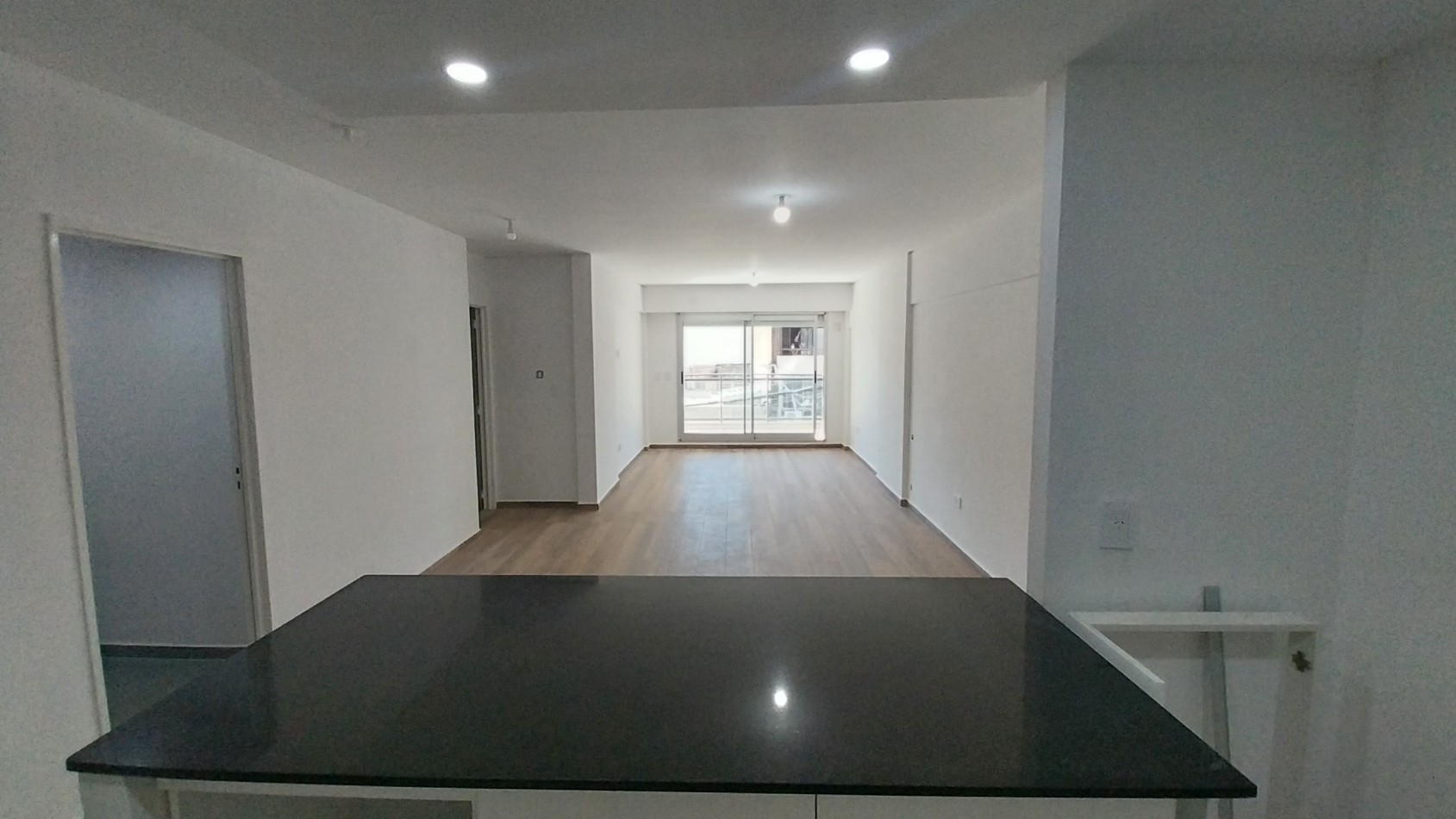 PICHINCHA VENTA DEPARTAMENTO DOS DORMITORIOS CORDOBA Y SUIPACHA FRENTE