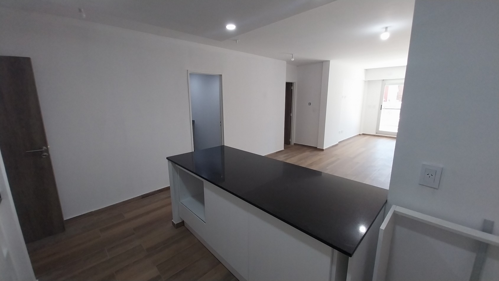 PICHINCHA VENTA DEPARTAMENTO DOS DORMITORIOS CORDOBA Y SUIPACHA FRENTE