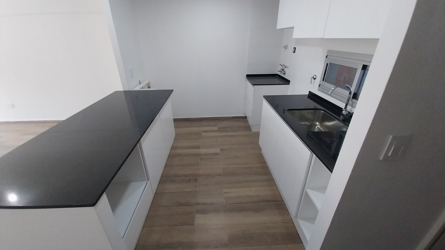 PICHINCHA VENTA DEPARTAMENTO DOS DORMITORIOS CORDOBA Y SUIPACHA FRENTE