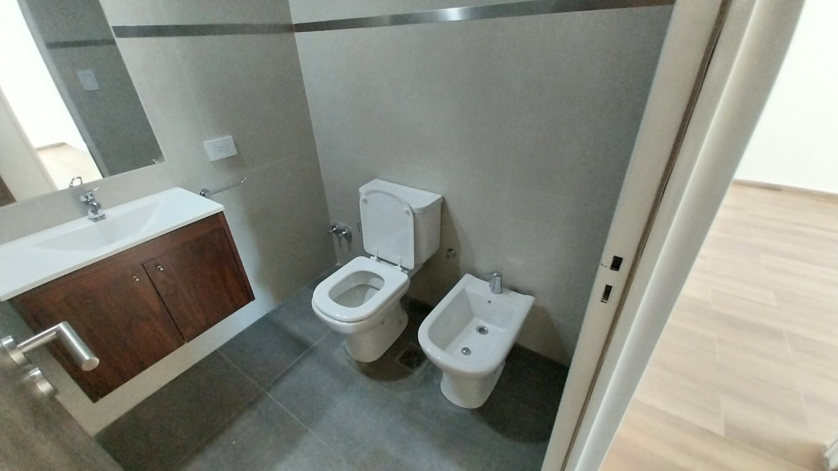 PICHINCHA VENTA DEPARTAMENTO DOS DORMITORIOS CORDOBA Y SUIPACHA FRENTE