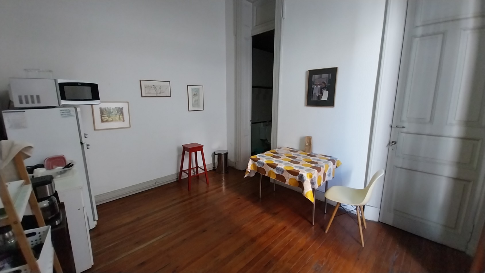 VENTA PARA INSTITUCIONES CASA  7 DORMITORIOS SARGENTO CABRAL  Y EL RIO 