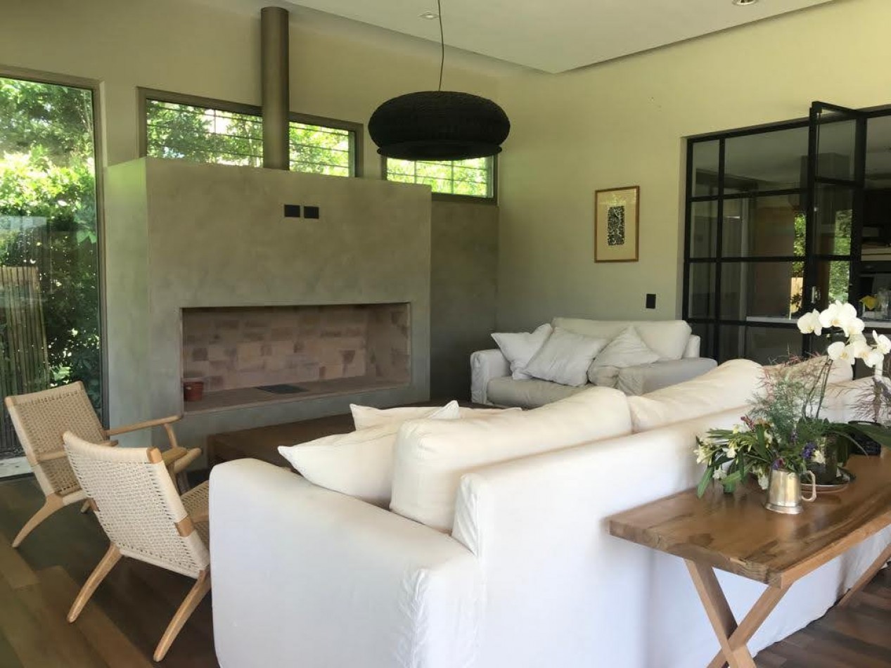 VENTA IMPORTANTE  CASA 4 DORMITORIOS EN ALDEA FISHERTON 