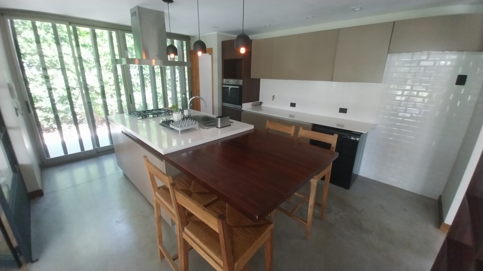 VENTA IMPORTANTE  CASA 4 DORMITORIOS EN ALDEA FISHERTON 