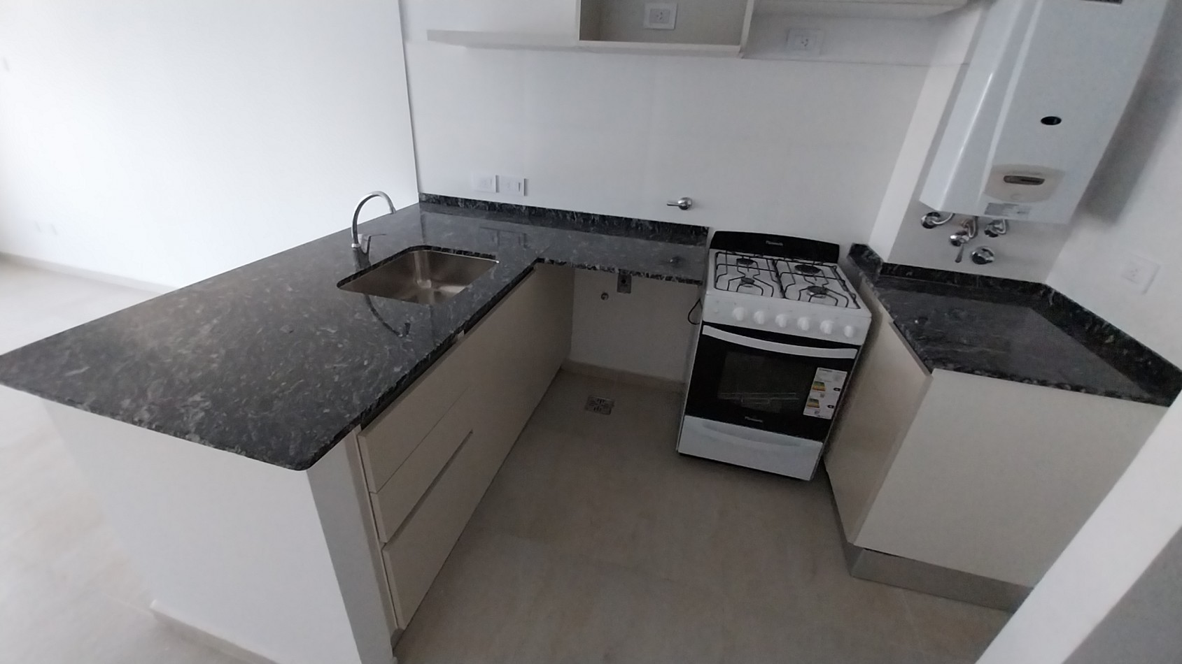 PICHINCHA VENTA DEPARTAMENTO UN DORMITORIO SUIPACHA Y CORDOBA CON TERRAZA EXCLUSIVA