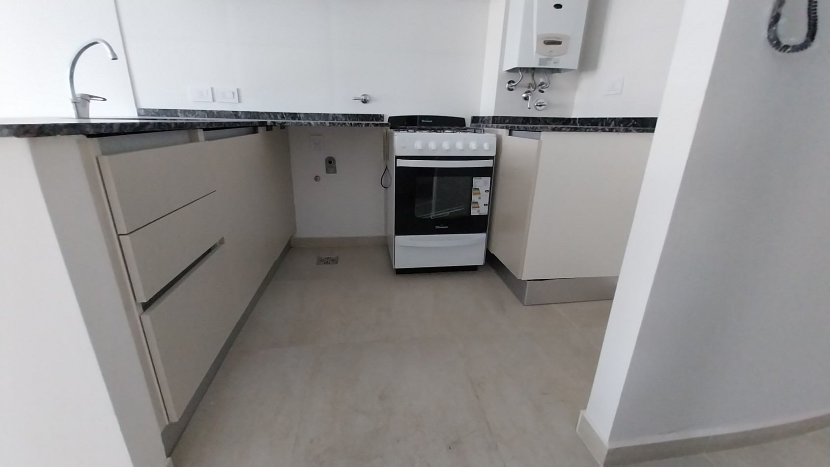 PICHINCHA VENTA DEPARTAMENTO UN DORMITORIO SUIPACHA Y CORDOBA CON TERRAZA EXCLUSIVA