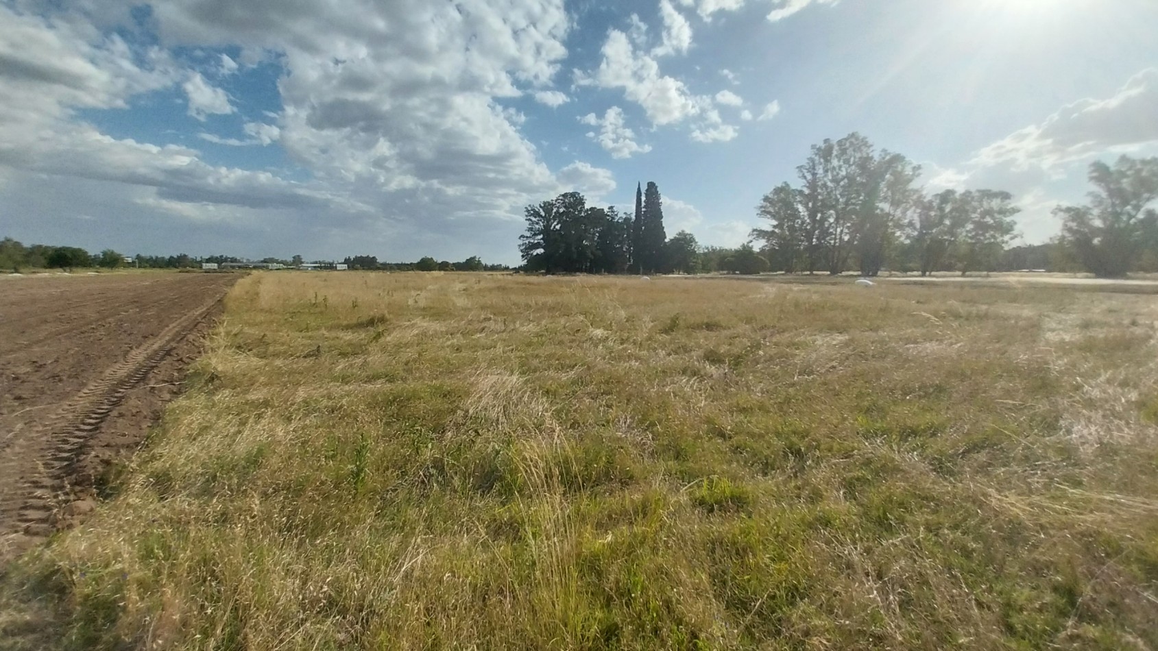 FUNES VENTA TERRENO  BARRIO ABIERTO LOS GIRASOLES AVENIDA FUERZA AEREA Y LOS GIRASOLES 