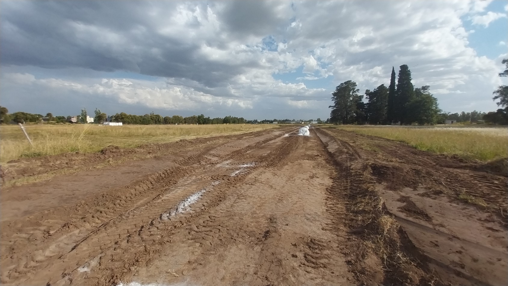 FUNES VENTA TERRENO BARRIO ABIERTO LOS GIRASOLES AVENIDA FUERZA AEREA Y LOS GIRASOLES