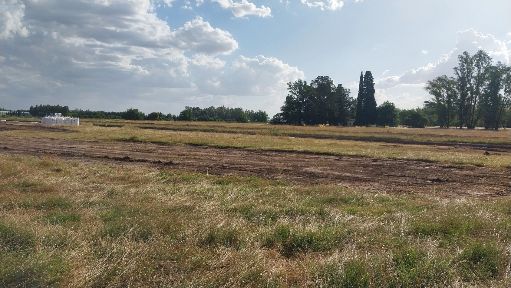 FUNES VENTA TERRENO USO COMERCIAL  Y DESARROLLO  ESQUINERO AVENIDA FUERZA AEREA Y LOS GIRASOLES 