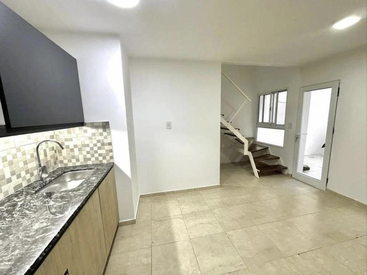 LOURDES VENTA DEPARTAMENTO UN DORMITORIO TIPO DUPLEX SAN LUIS Y OROÑO IMPECABLE!