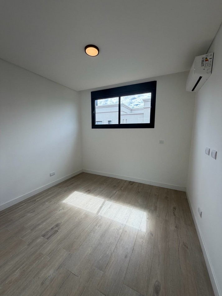 FISHERTON VENTA CASA TRES DORMITORIOS LOS PASOS DEL JOCKEY 4 BARRIO PRIVADO ENTREGA 50% SALDO 48 CUOTAS