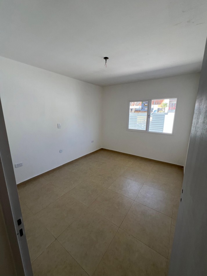 VENTA CASA TRES DORMITMORIOS FISHERTON 