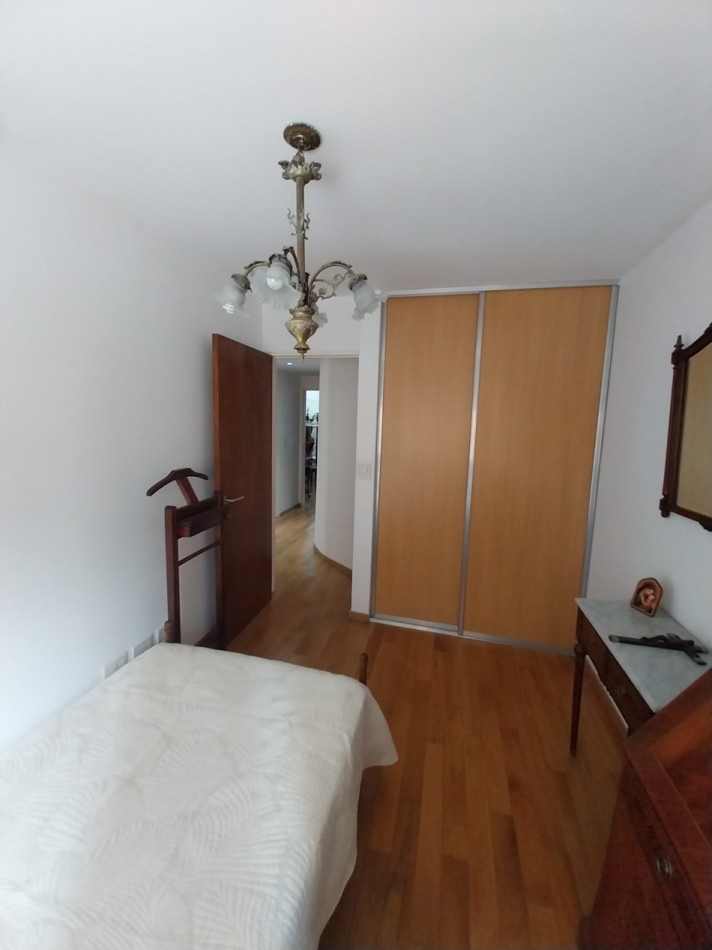 APTO CREDITO HIPOTECARIO VENTA DEPARTAMENTO DOS DORMITORIOS CON COCHERA ALEM 1100 BARRIO MARTIN FRENTE AL LASALLE