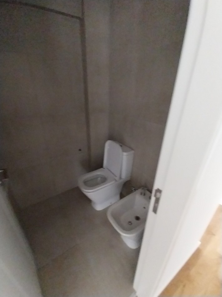 VENTA  DEPARTAMENTO DOS DORMITORIOS SEMIPISO VISTA PARCIAL AL RIO ESTRENAR FINANCIACION